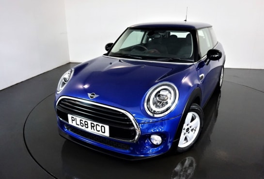A null MINI HATCH COOPER 1.5 COOPER 3d-CARBON BLACK FABRIC UPHOLSTERY-MULTIFUNCTION STEERING WHEEL-A