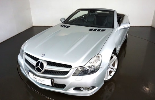 A null MERCEDES-BENZ SL 3.5 SL350 2d 315 BHP-SUPERB LOW MILEAGE EXAMPLE FINISHED IN IRIDIUM SILVER