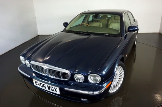 A null JAGUAR XJ 2.7 TDVi Sovereign Saloon 4dr Diesel Automatic (214 g/km, 204 bhp)-Low Mile