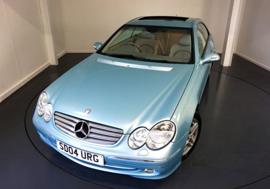 A null MERCEDES-BENZ CLK 3.2 CLK320 Elegance Coupe-FINISHED IN ICE BLUE METALLIC WITH GREY NAPPA LEA