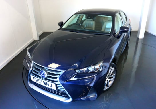 A null LEXUS IS 2.5 300h Advance Saloon 4dr Petrol Hybrid E-CVT Euro 6 (s/s) (223 ps)-Facto