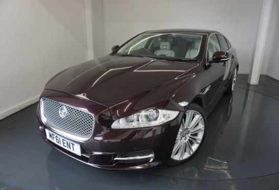A null JAGUAR XJ 3.0d V6 Portfolio Saloon 4dr Diesel-2 OWNER CAR FINISHED IN CAVIAR WITH IVO