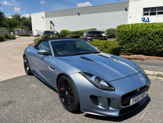 A null JAGUAR F-TYPE 5.0 V8 S Convertible 2dr Petrol Auto Euro 5 (s/s) (495 ps)-Nice Low Mileage