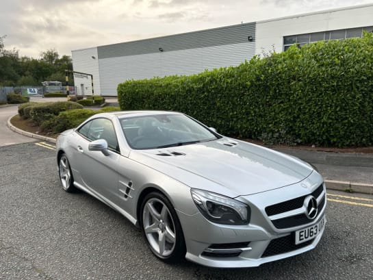 A 2013 MERCEDES-BENZ SL 3.5 SL350 V6 BlueEfficiency Convertible 2dr Petrol G-Tronic Euro 5 (s/s) (3