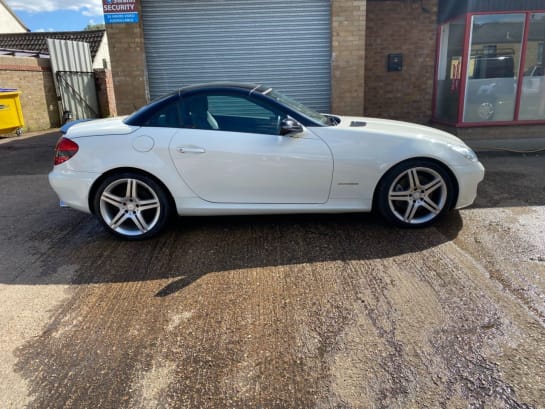 A null MERCEDES-BENZ SLK 1.8 SLK200 KOMPRESSOR 2d 184 BHP