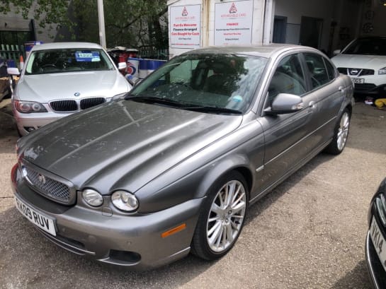 A null JAGUAR X-TYPE 2.2 SPORT PREMIUM 4d 145 BHP Service History, 2 Keys