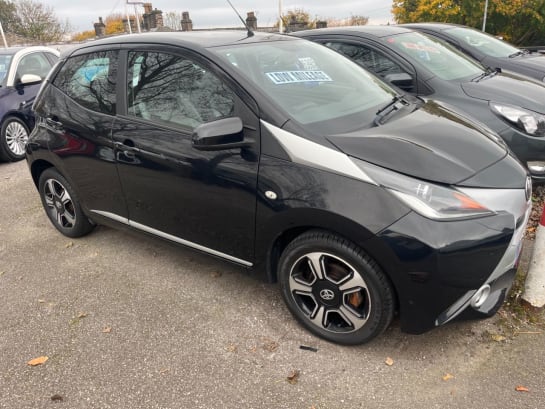 A null TOYOTA AYGO 1.0 VVT-i x-clusiv Hatchback 5dr Petrol Manual Euro 5 Euro 5 (68 ps) 2 Key,