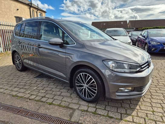 A null VOLKSWAGEN TOURAN 2.0 TDI BlueMotion Tech SEL MPV 5dr Diesel Manual Euro 6 (s/s) (150 ps)