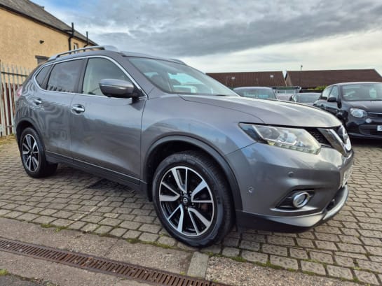 A 2014 NISSAN X-TRAIL 1.6 dCi Tekna SUV 5dr Diesel Manual 4WD Euro 5 (s/s) (130 ps)
