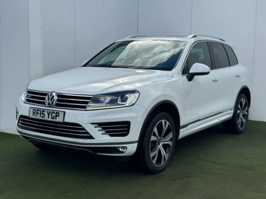 A null VOLKSWAGEN TOUAREG 3.0 TDI V6 BlueMotion Tech R-Line SUV 5dr Diesel Tiptronic 4WD Euro 6 (s/s)