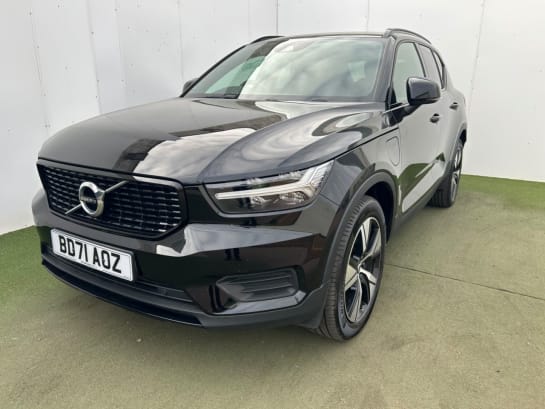A null VOLVO XC40 1.5h T4 Recharge 10.7kWh R-Design SUV 5dr Petrol Plug-in Hybrid Auto Euro 6