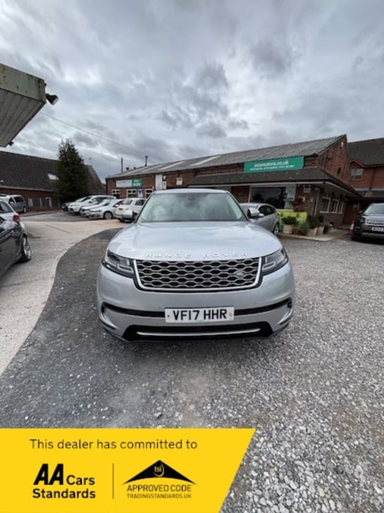 A 2017 LAND ROVER RANGE ROVER VELAR SE D240 AUTO-SAT NAVIGATION-HEATED SEATS-PANORAMIC ROOF-UPGRADED SOUND SYSTEM-PARKING CAMERA-FULL MAIN DEALER SERVICE HISTORY!!