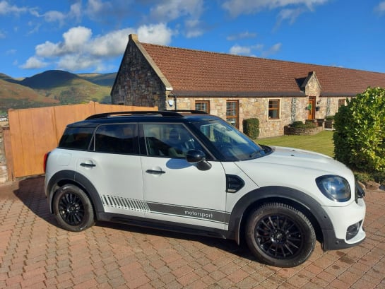 A 2018 MINI MINI COUNTRYMAN COOPER D