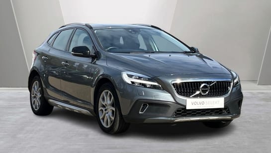 A 2018 VOLVO V40 T3 CROSS COUNTRY PRO