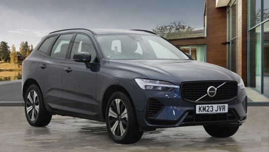 A 2023 VOLVO XC60 RECHARGE T6 PLUS AWD