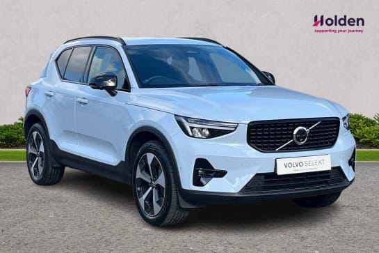 A null VOLVO XC40 2.0 B4 MHEV Plus SUV 5dr Petrol Hybrid DCT Auto Euro 6 (s/s) (197 ps)