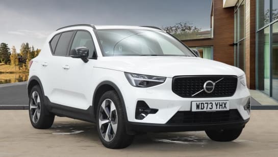 A null VOLVO XC40 2.0 B4 MHEV Ultimate SUV 5dr Petrol Hybrid DCT Auto Euro 6 (s/s) (197 ps)