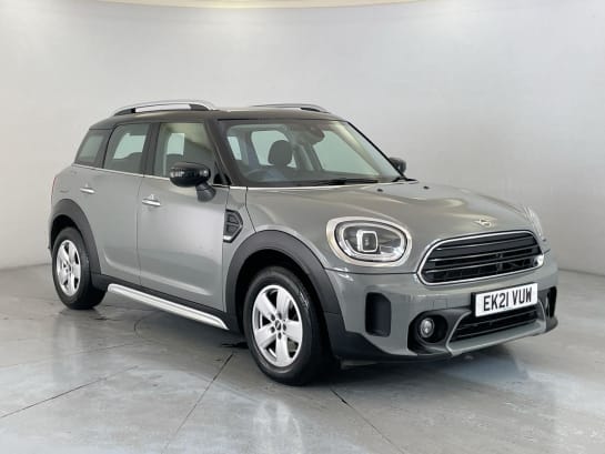 A 2021 MINI MINI COUNTRYMAN COOPER CLASSIC