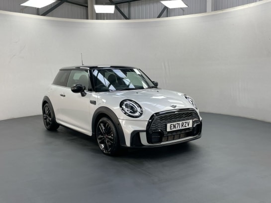 A null MINI HATCH COOPER 1.5 COOPER SPORT 3d AUTO 134 BHP [NAVIGATION PACK. COMFORT PACK]