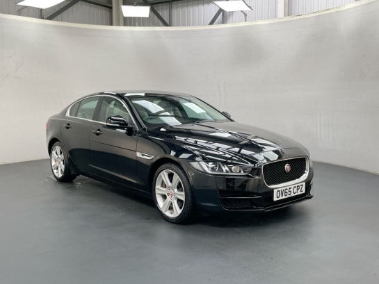 A null JAGUAR XE 2.0 GTDI PORTFOLIO 4d AUTO 237 BHP [SAT NAV. PARKING CAMERA]