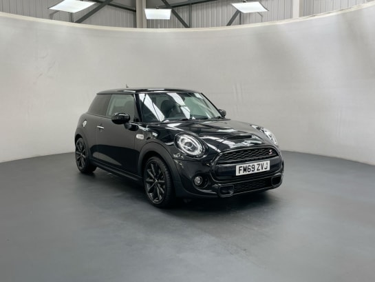 A null MINI HATCH COOPER 2.0 COOPER S CLASSIC 3d 190 BHP NAVIGATION AND COMFORT PACK