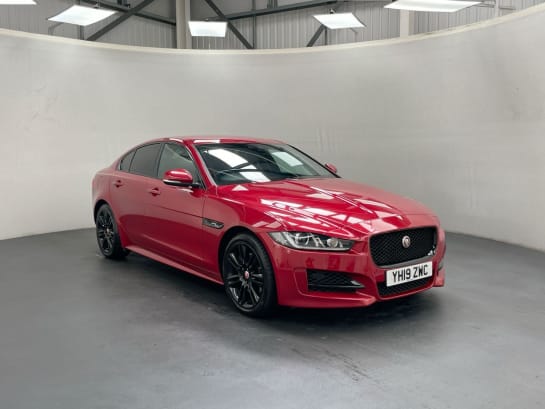 A null JAGUAR XE 2.0 R-SPORT 4d AUTO 247 BHP [SAT NAV. TOUCH PRO NAV]