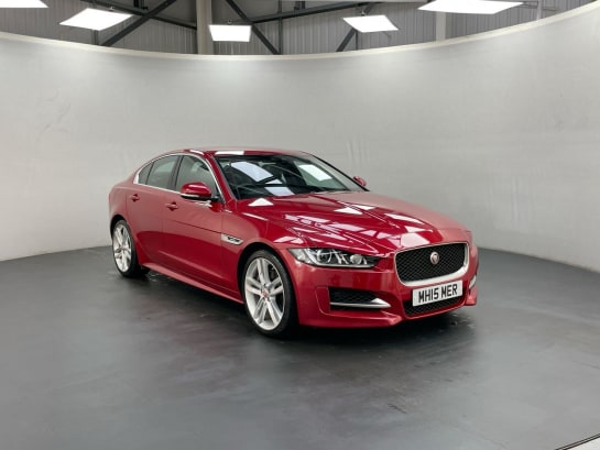 A null JAGUAR XE 2.0 R-SPORT INGENIUM 4d AUTO 247 BHP - Sat Nav + Heated Steering Wheel