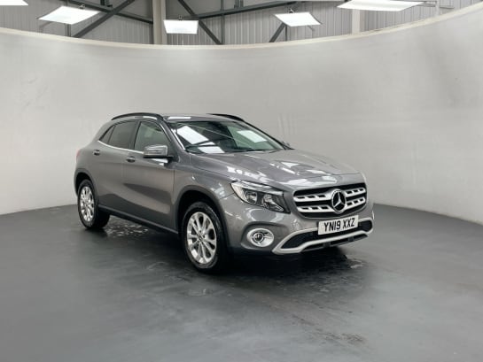 A null MERCEDES-BENZ GLA-CLASS 1.6 GLA 200 SE EXECUTIVE 5d 154 BHP [SAT NAV. PARKING CAMERA]