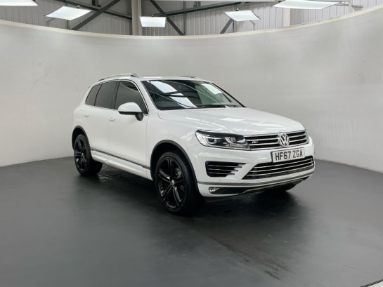 A null VOLKSWAGEN TOUAREG 3.0 V6 R-LINE PLUS TDI BLUEMOTION TECHNOLOGY 5d AUTO 259 BHP 21" ALLOYS + S