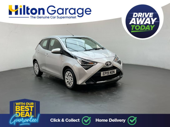 A null TOYOTA AYGO 1.0 VVT-i x-play Hatchback 5dr Petrol x-shift Euro 6 (71 ps) - Parking Came