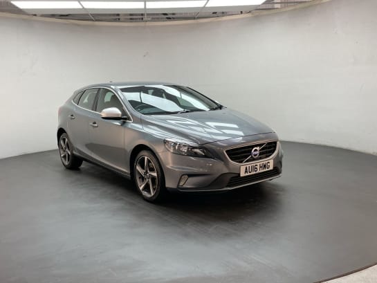 A null VOLVO V40 2.0 D2 R-Design Hatchback 5dr Diesel Manual Euro 6 (s/s) (120 ps) - DAB Rad