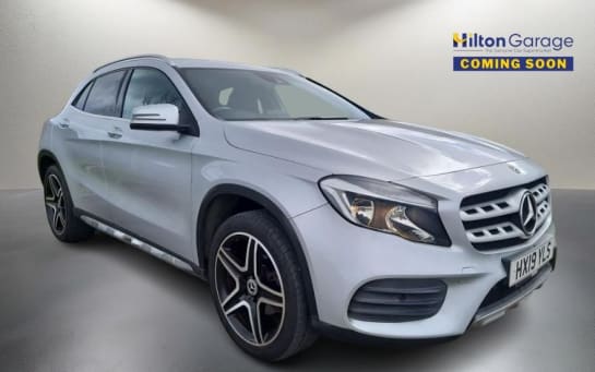 A null MERCEDES-BENZ 180 1.6 GLA200 AMG Line SUV 5dr Petrol Manual Euro 6 (s/s) (156 ps) REVERSE CAM