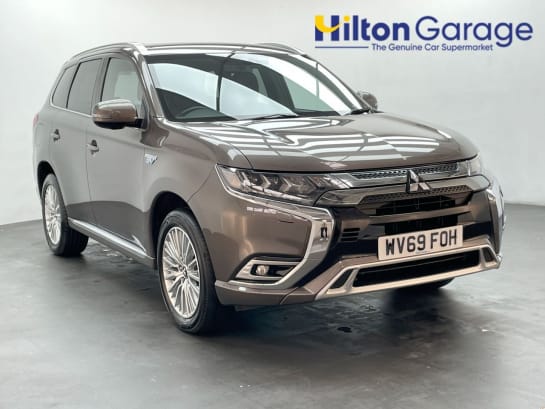 A null MITSUBISHI OUTLANDER 2.4h TwinMotor 13.8kWh 4h SUV 5dr Petrol Plug-in Hybrid CVT 4WD Euro 6 (s/s