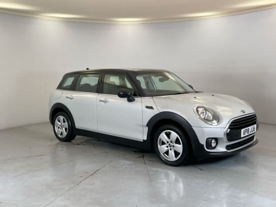 A 2018 MINI MINI CLUBMAN COOPER