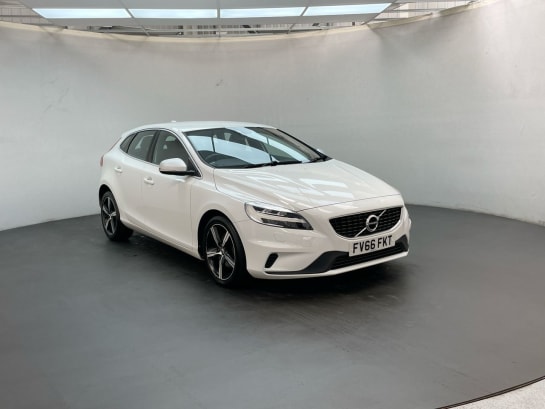A null VOLVO V40 2.0 T2 R-Design Nav Plus Hatchback 5dr Petrol Manual Euro 6 (s/s) (122 ps)