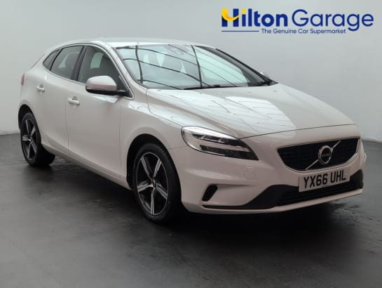 A null VOLVO V40 2.0 T2 R-Design Hatchback 5dr Petrol Manual Euro 6 (s/s) (122 ps) - Cruise