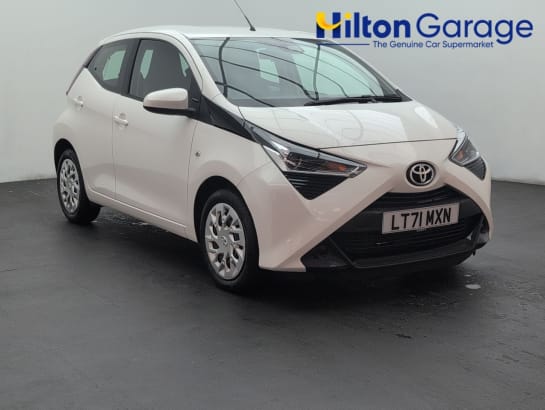 A null TOYOTA AYGO 1.0 VVT-i x-play Hatchback 5dr Petrol x-shift Euro 6 (Safety Sense) (71 ps)