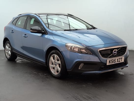 A null VOLVO V40 CROSS COUNTRY 2.0 D3 SE Nav Hatchback 5dr Diesel Manual Euro 6 (s/s) (150 ps) REAR PARK A