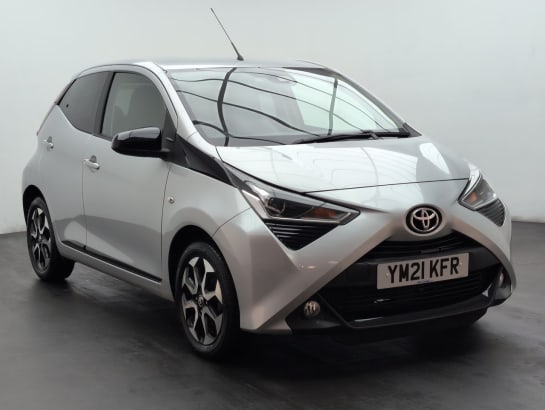 A null TOYOTA AYGO 1.0 VVT-i x-trend Hatchback 5dr Petrol Manual Euro 6 (s/s) (71 ps) - ALLOY,