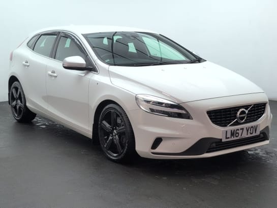 A 2017 VOLVO V40 D2 R-DESIGN NAV PLUS