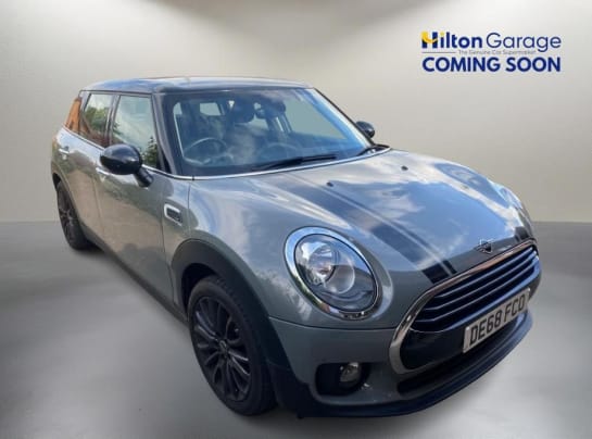 A 2018 MINI MINI CLUBMAN COOPER