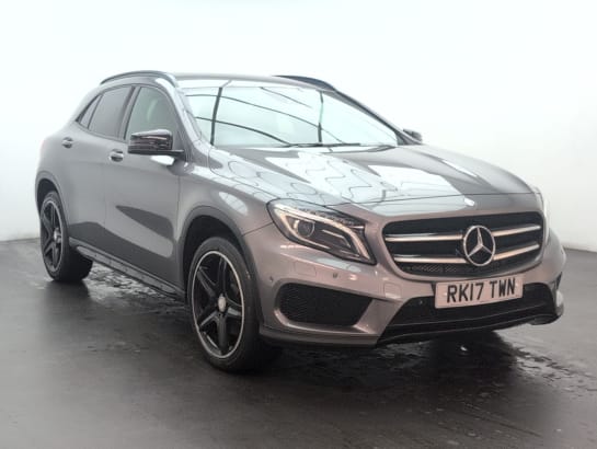 A null MERCEDES-BENZ 180 2.1 GLA220d AMG Line (Premium) SUV 5dr Diesel 7G-DCT 4MATIC Euro 6 (s/s) (1