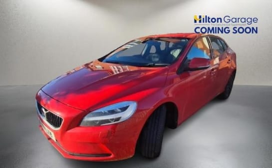 A 2017 VOLVO V40 2.0 T2 Momentum Nav Plus Hatchback 5dr Petrol Manual Euro 6 (s/s) (122 ps)