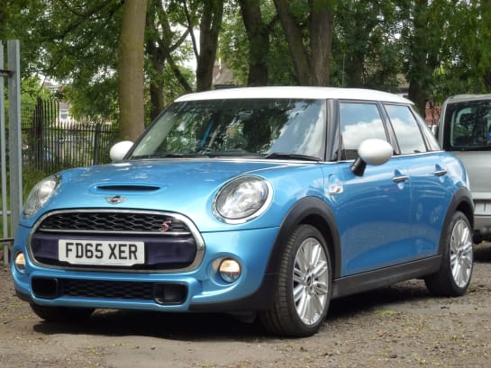 A null MINI HATCH COOPER 2.0 Cooper S D 5dr