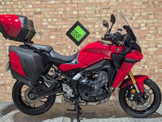 A null YAMAHA TRACER 9 GT 2023. FSH. FULL LUGGAGE. 12K. GREAT CONDITION. LOVELY BIKE