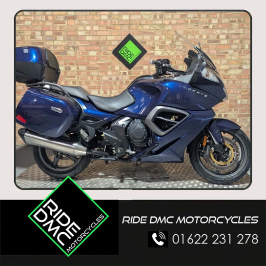 A 2014 TRIUMPH TROPHY 1200 SE SPEC - ULEZ COMLIANT - H.P.I. CLEAR - TIDY BIKE.