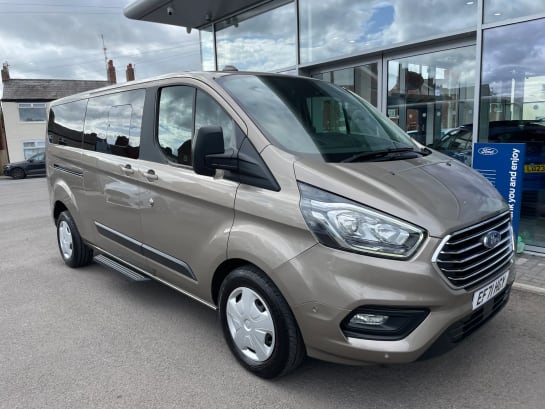 A 2022 FORD TOURNEO CUSTOM 2.0 EcoBlue 105ps Low Roof 9 Seater