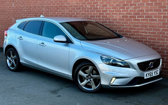 A null VOLVO V40 2.0 D3 R-Design Lux Nav Euro 6 (s/s) 5dr