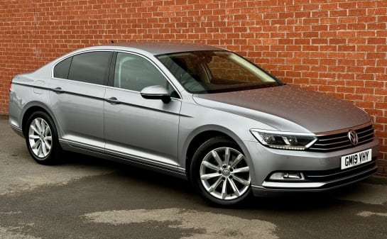 A null VOLKSWAGEN PASSAT 2.0 TDI SE Business DSG Euro 6 (s/s) 4dr
