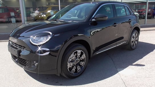 A null FIAT 600 Mild Hybrid 100 hp